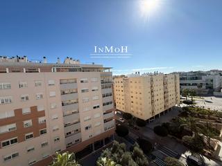 Piso  Luis arenal plat. Piso de 4 dormitorios y plaza de garaje en zona del corte inglés