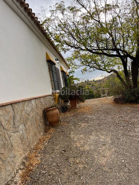 Foto d6e27a49-d8f7-470e-a3eb-414d8ab43cbd. Lloguer masia amb xemeneia aparcament piscina a Riogordo