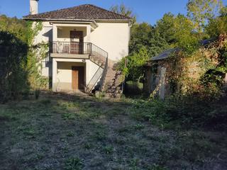 Casa a Becerreá. Casa con finca 65.000m2 en los ancares