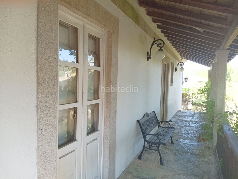 Foto a4054564-32ff-4a18-bde6-119a1ec66fac. Masia amb xemeneia calefacció aparcament piscina a Arzúa