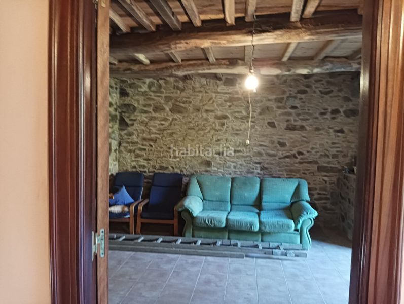 Foto e4f0ca0a-72a4-4c72-afef-1cda43b0f0cb. Masia amb xemeneia a Boimorto