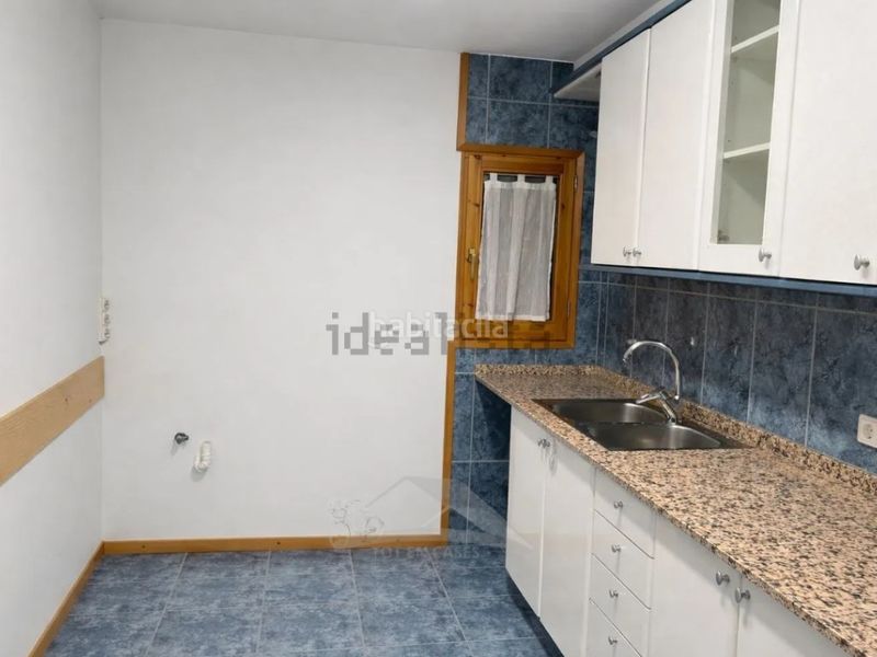 Foto f7b57900-caa8-48fe-9f94-86a24ff5ee23. Apartament a Sort