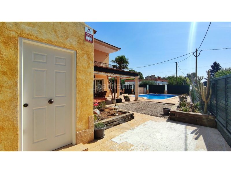 Foto 4169fbce-97f2-4656-aec3-06886d52b3d1. Casa amb aparcament piscina a Valls