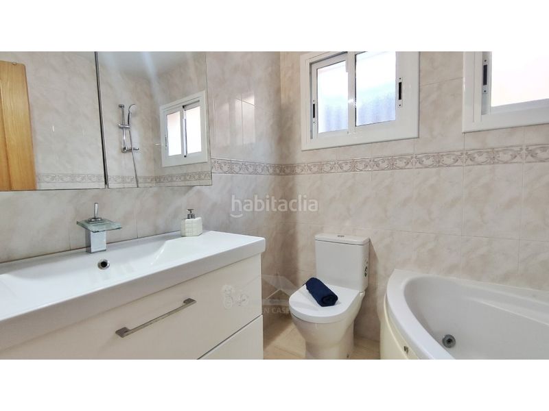 Foto f6041965-bbd1-40de-af56-33b01230fa69. Casa amb aparcament piscina a Valls