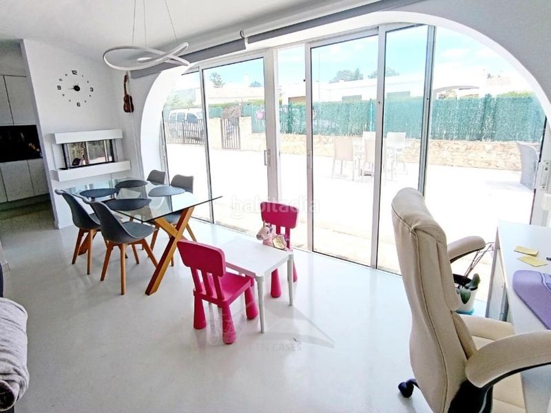 Foto a4235501-be79-4a93-8106-ebec2f07288f. Casa amb aparcament a Calafat Ametlla de Mar (L´)