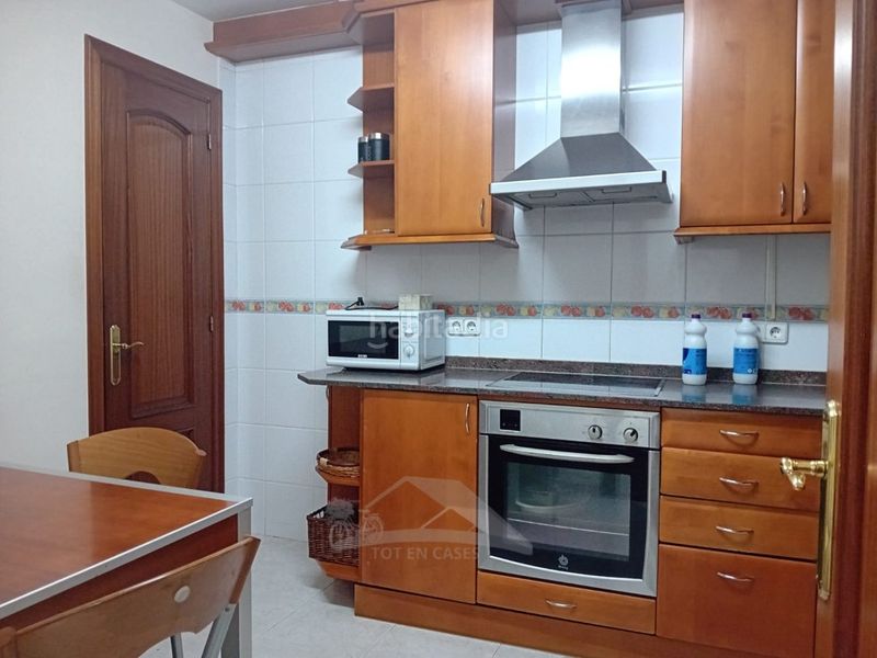 Foto df0cd66d-c2b6-451b-be97-51e662922c73. Pis a Sort
