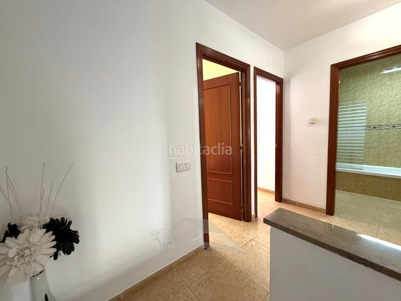 Foto 0990827a-8f0a-4408-8576-86b26e9e4065. Xalet amb aparcament a Centre Miami Platja