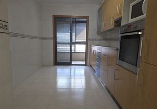 Etagenwohnung in Ponteareas. Amplio piso en pleno centro de ponteareas  plaza de la iglesia