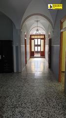Maison à Parque de la constitución 5a. ??¡¡gran casa más piso y desván muy bien situada en villanueva??