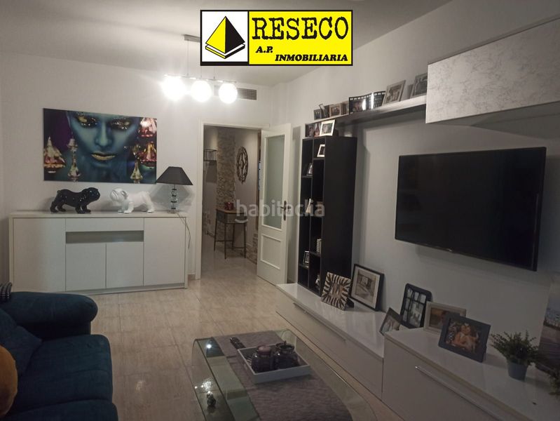 Foto a58aae10-e648-4f93-8dfb-cdbce0d64065. Casa adossada a plaza españa 6 a Madrigalejo