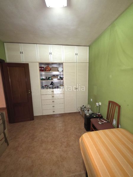 Foto cdf2b978-aad6-46b4-a94e-1fb6c685dbc5. Casa adosada en parque de la constitución 5a ?? ????gran oportunidad unifamiliar?? en venta en una de las zonas más demandadas de la ciudad???? ?? en Villanueva de la Serena