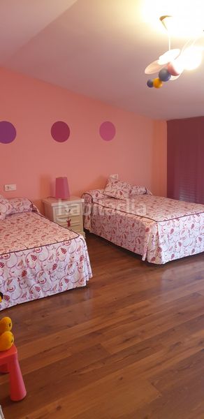 Foto bb8a0998-d29e-4e97-bbef-080c7bf7f592. Casa in parque de la constitución 5a in Villanueva de la Serena