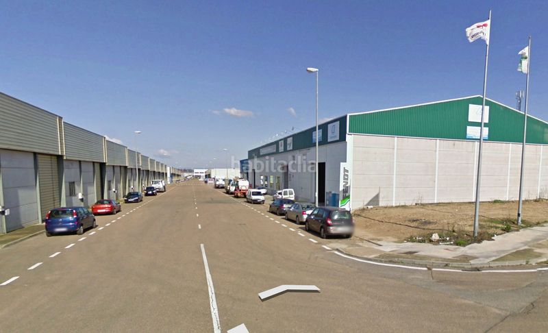 Foto c8d97170-c8f6-4b8e-a0a6-dd836890ea6d. Rent industrial building in Don Benito