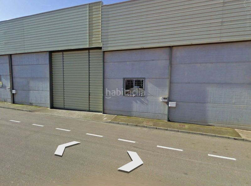 Foto d8940b2b-c2ea-41ae-8538-b33fef2d58ea. Rent industrial building in Don Benito