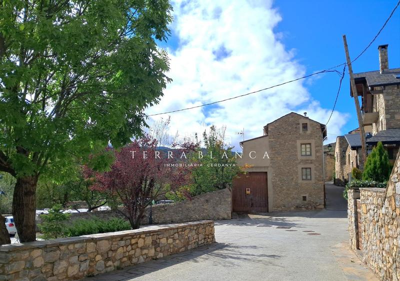 Foto 1f6182ed-d1d4-4c42-9265-a5d5a1c75449. Casa adosada casa en venta en isovol en Isòvol