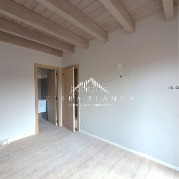 Foto 5e350b65-314f-4eb4-a73c-1b68353e381b. Casa adosada casa en venta en isovol en Isòvol