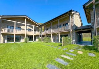 Casa aparellada a Isòvol. Chalet pareado en venta en calle major