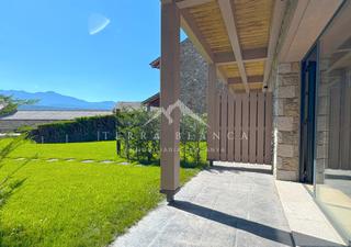 Casa pareada en Isòvol. Chalet pareado en venta en calle major