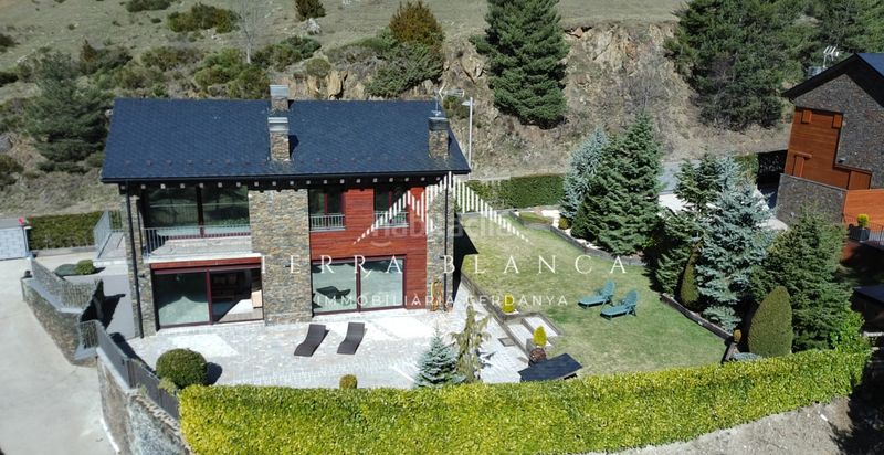 Foto 018264d1-914a-4147-a581-d32a1e184fe2. Casa amb xemeneia aparcament a Molina (La)