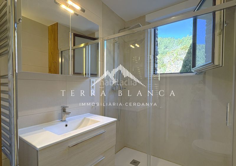 Foto e5bc8b3b-1700-49a4-b089-a8fe373dd7ce. Casa amb xemeneia aparcament a Molina (La)