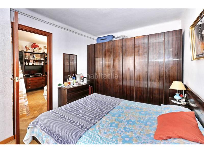 Foto adfc4750-1f91-4462-b5f5-1ea4bd672a80. Piso luminoso piso en Horta junto al metro, ideal para reformar! en Barcelona