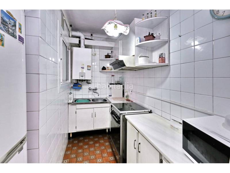 Foto e3e49097-3634-4dfb-9907-d56084aa2450. Piso luminoso piso en Horta junto al metro, ideal para reformar! en Barcelona