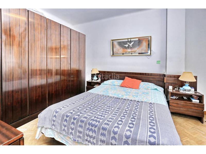 Foto f5ac0465-b4bb-41d7-befb-f57469cca763. Piso luminoso piso en Horta junto al metro, ideal para reformar! en Barcelona