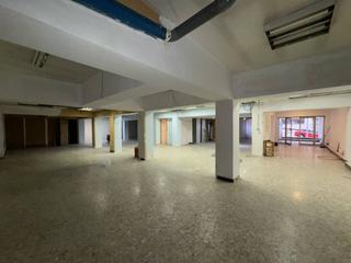 Locale commerciale in Sant Crist. Amplio local comercial en zona consolidada de badalona