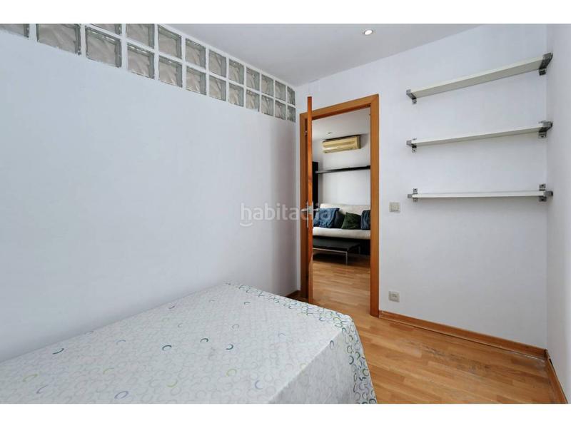 Foto 5f92a538-6cc2-47b1-8d58-9d3c1d9af032. Ático  en venta luminoso y acogedor con vistas despejadas y doble orientación en Barcelona