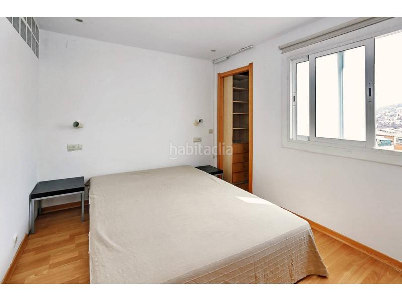 Foto 6a1579c4-9bfd-41c0-b1de-d071b3ba72a8. Ático  en venta luminoso y acogedor con vistas despejadas y doble orientación en Barcelona
