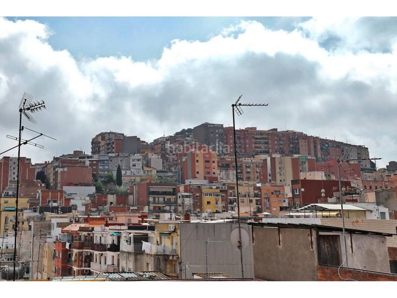 Foto b0d13ee6-3773-4779-8d57-711ae1179db2. Ático  en venta luminoso y acogedor con vistas despejadas y doble orientación en Barcelona