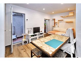 Studiowohnung in Turó de la Peira. Bajo reformado con patio privado y excelente conexión