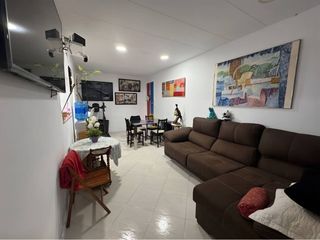 Pis a La Roureda. Planta baja con patio en viladecans