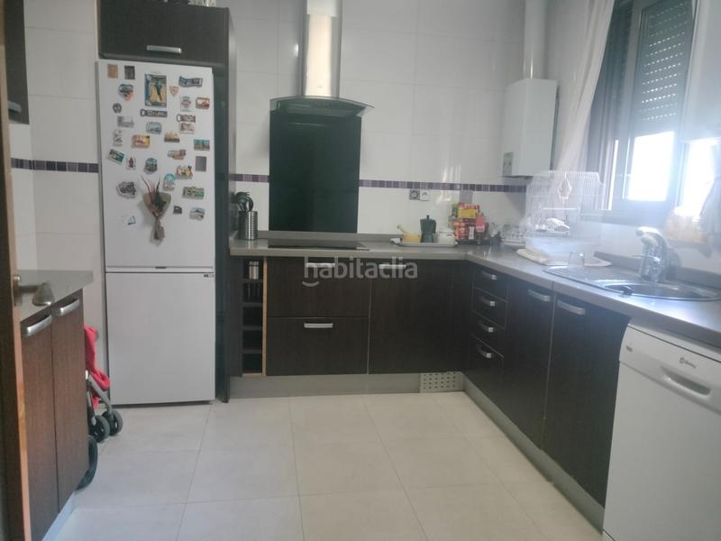 Foto 7dba7f04-53b3-46e1-b82a-0cb421182ac9. Dúplex vendo duplex en avd de españa en El Arenal - La Pólvora Dos Hermanas