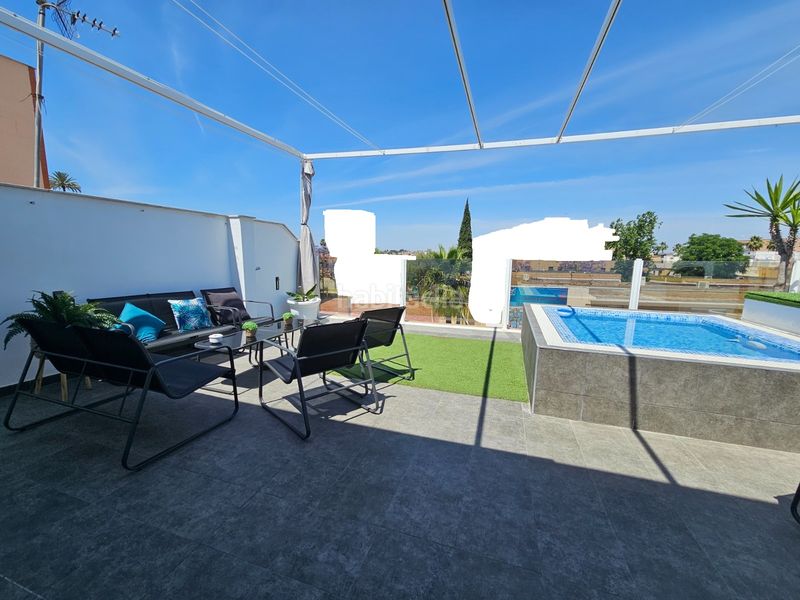 Foto bd77660e-5d38-46fd-9996-a146eaff3775. Casa amb calefacció piscina a El Arenal - La Pólvora Dos Hermanas