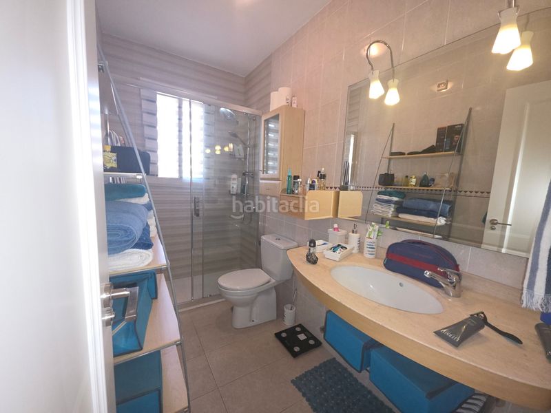 Foto 2f41bd20-9011-44ea-970b-e3dbd6449afd. Casa aparellada amb xemeneia calefacció piscina a Montequinto