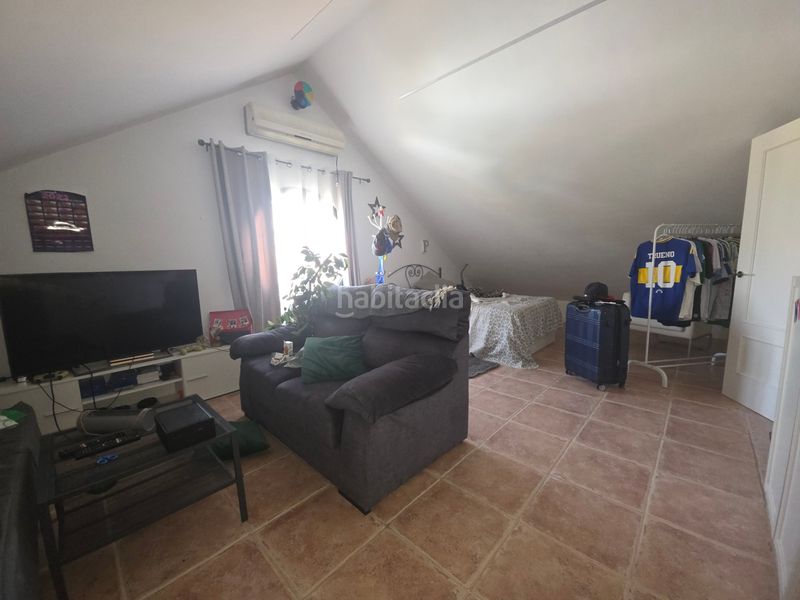 Foto 314948a4-2526-49b5-9955-a8dc9bd825c8. Casa aparellada amb xemeneia calefacció piscina a Montequinto