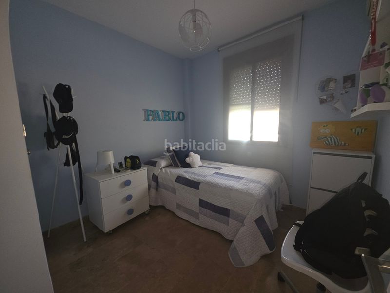 Foto 430295fc-ca79-4384-8684-c91e07009282. Casa aparellada amb xemeneia calefacció piscina a Montequinto