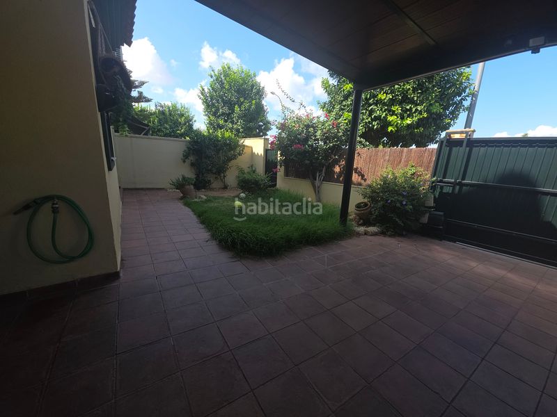 Foto db5da8e4-eb62-48b7-9fbf-57dfdb9c597d. Casa aparellada amb xemeneia calefacció piscina a Montequinto