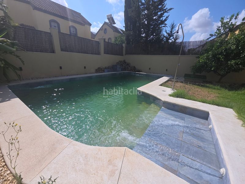 Foto dd4fd515-58da-4dab-98d1-7d3ef6c9dd9b. Casa aparellada amb xemeneia calefacció piscina a Montequinto