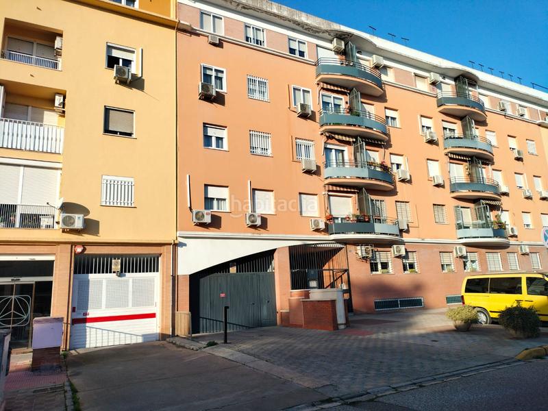 Foto d80c477a-13db-45f0-8719-7764324d3c60. Autoparkplatz in calle vicente aleixandre 40 in El Arenal - La Pólvora Dos Hermanas