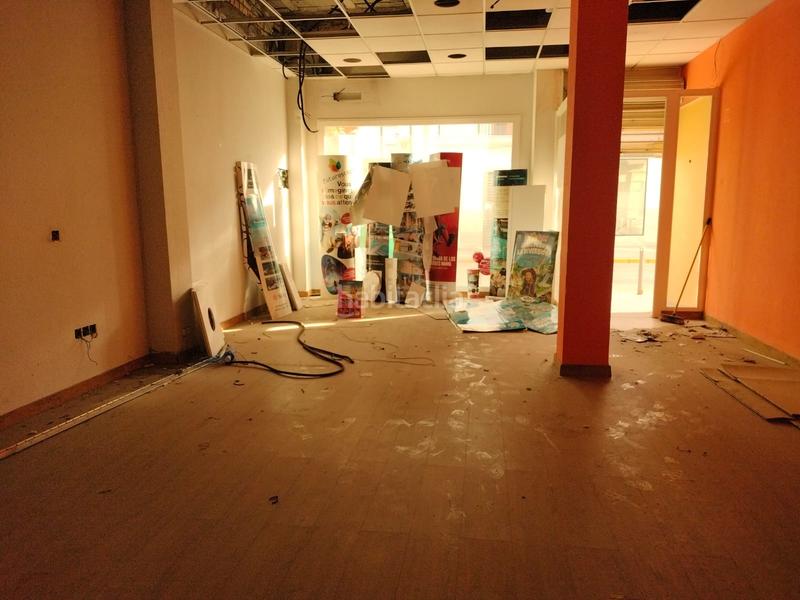 Foto 256d6688-e3cb-4604-a49a-6207e3063e0f. Locale commerciale in avenida de andalucia 100 in Dos Hermanas