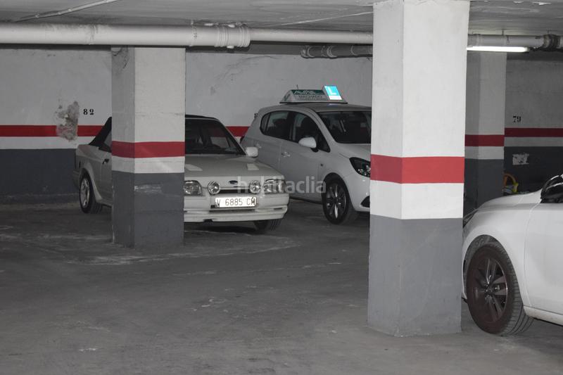 Foto a8fa865b-ab29-469c-bfa3-ff4a934b60cc. Aparcament cotxe a Ausias March Alboraya