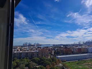 Penthouse  Carrer de les moreres. Atico sin terraza  con impresionantes vistas al mar