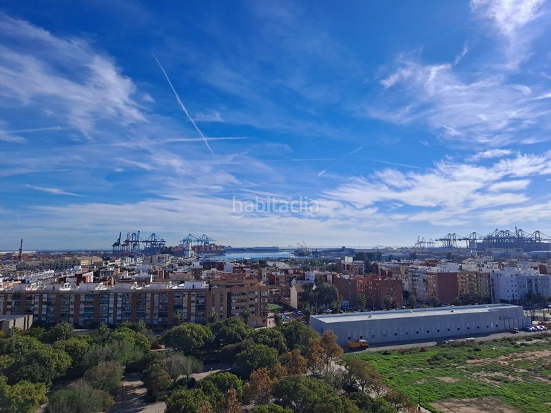 Foto f1a6520c-f3e1-4a31-b9ed-20241b1f6fad. Àtic amb calefacció aparcament a La Punta Valencia