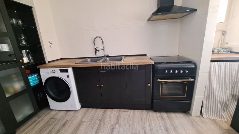 Foto cb75bccd-bc1d-4ae4-8bd0-45368cf9082d. Pis a Malva Rosa Valencia