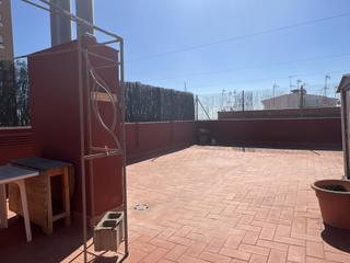 tic a Sant Pere Nord. Con gran terraza, balcn y ascensor.