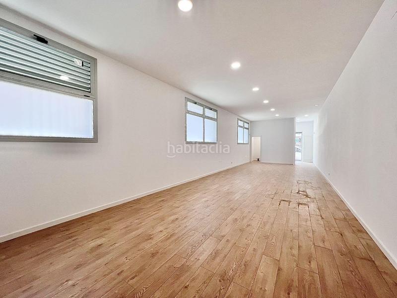 Foto 15df735c-cbef-4406-9746-48b7ba6f7bf6. Local comercial en carretera montcada en Cementiri Vell Terrassa