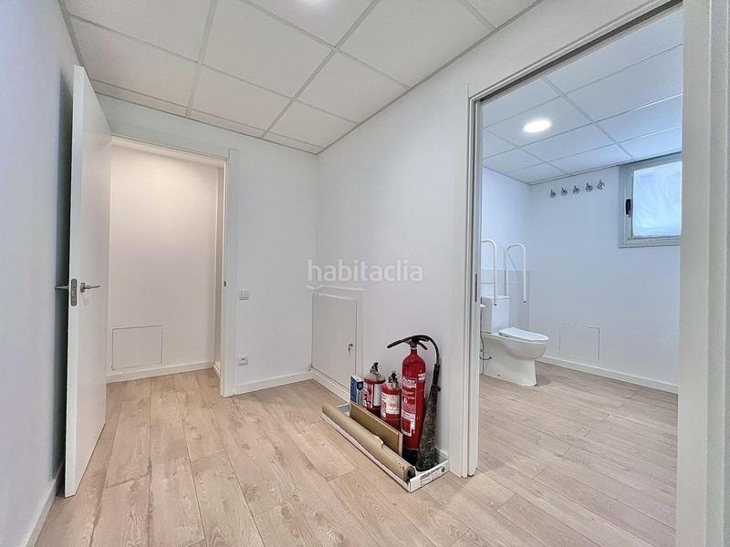 Foto 7c055210-6859-4937-894f-2c80291b2109. Local comercial en carretera montcada en Cementiri Vell Terrassa