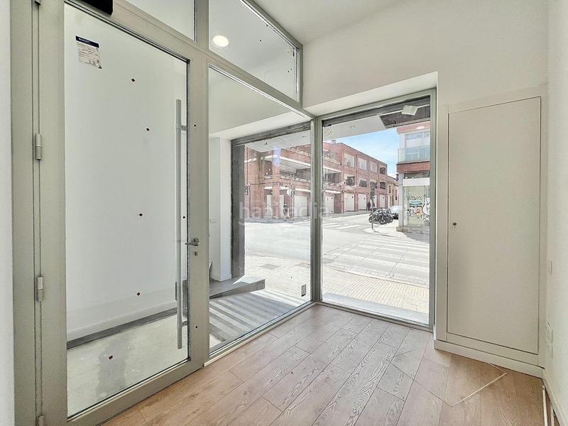 Foto ae30c919-0c5a-45c4-bf87-618803a36a4c. Local comercial en carretera montcada en Cementiri Vell Terrassa